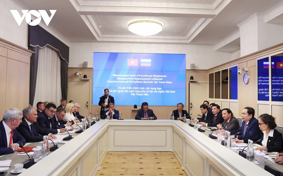 Vietnam - Russia parliamentary ties flourishing unceasingly: top legislators